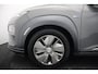 Hyundai Kona Electric EV Premium 64 kWh 3- Fase SOH 96,2% | Warmtepomp | Camera | Navigatie | Head-Up Display | Leer