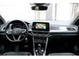 Volkswagen T-Roc 1.5 TSI Style 150PK Automaat | Navigatie | Trekhaak | Stoelverwarming