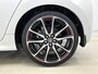 Toyota Yaris 1.5 Hybrid GR Sport | Panoramadak | Blind Spot Monitor | Voorstoelen Verwarmd | Stuurwiel verwarmd |
