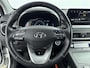 Hyundai Kona Electric EV Premium 64 kWh | SoH 95% | Leer | Stoel + stuurverwarming | Stoelventilatie | Navigatie | Camera |