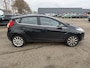 Ford Fiesta 1.0 Style Ultimate | Climate Control | Voorruitverwarming | Metallic lak | Lichtmetalen Velgen | Parkeersensoren achter