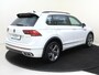 Volkswagen Tiguan 1.4 TSI eHybrid R-Line Business | SoH 99% | Trekhaak | Parkeerassistent | Dodehoek detectie | Navigatie | Adaptieve cruise control | Keyless | Stoel- en stuurwielverwarming |