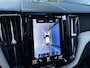 Volvo XC60 2.0 Recharge T8 AWD Inscription | Luchtvering | HU-Display | Bowers & Wilkins | Pilot Assist | BLIS | 360 camera | Pano |