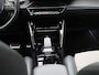 Peugeot e-2008 EV GT 50 kWh AUTOMAAT | PANORAMADAK | ADAPTIEVE CRUISE | HALF LEER | NAVIGATIE | CAMERA | STOELVERWARMING | CLIMA | LMV | PDC | 12 MAANDEN BOVAG GARANTIE |