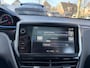 Peugeot 2008 1.2 Turbo 110 PK Allure Vol-Automaat | Navigatie | Trekhaak 1250 KG | Panorama-dak | JBL Audio | DAB | Climate Control | Cruise Control | Beetje lakverkleuring | Hoge Zitpositie | Dakrails | Parkeersensoren | Lichtmetalen Velgen.