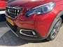 Peugeot 2008 1.2 Turbo 110 PK Allure Vol-Automaat | Navigatie | Trekhaak 1250 KG | Panorama-dak | JBL Audio | DAB | Climate Control | Cruise Control | Beetje lakverkleuring | Hoge Zitpositie | Dakrails | Parkeersensoren | Lichtmetalen Velgen.