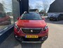 Peugeot 2008 1.2 Turbo 110 PK Allure Vol-Automaat | Navigatie | Trekhaak 1250 KG | Panorama-dak | JBL Audio | DAB | Climate Control | Cruise Control | Beetje lakverkleuring | Hoge Zitpositie | Dakrails | Parkeersensoren | Lichtmetalen Velgen.