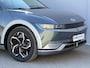Hyundai Ioniq 5 Lounge 73kWh Automaat / SOH 100% / Panoramadak / Afneembare Trekhaak / WLTP 481 km / Warmtepomp / HUD / BOSE / 360 Camera / Apple Carplay & Android Auto / Elektr Stoelen + memory / Stoel Verwarming + Ventilatie / Navigatie / Adaptieve Cruise / DAB / Dodehoek Detectie /