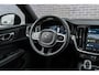 Volvo V60 2.0 T6 Plug-in hybrid AWD Plus Dark | Sportstoelen | Trekhaak | Harman Kardon Audio | 360 Camera | Stuur-/Stoelverwarming |