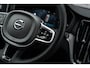 Volvo V60 2.0 T6 Plug-in hybrid AWD Plus Dark | Sportstoelen | Trekhaak | Harman Kardon Audio | 360 Camera | Stuur-/Stoelverwarming |