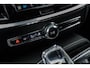 Volvo V60 2.0 T6 Plug-in hybrid AWD Plus Dark | Sportstoelen | Trekhaak | Harman Kardon Audio | 360 Camera | Stuur-/Stoelverwarming |