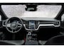 Volvo V60 2.0 T6 Plug-in hybrid AWD Plus Dark | Sportstoelen | Trekhaak | Harman Kardon Audio | 360 Camera | Stuur-/Stoelverwarming |