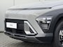 Hyundai Kona 1.6 GDI HEV Premium / Demo Deal / MY 26 / Zwart Leder / Stoelverkoeling / Stoelverwarming Voor + Achter / Stuurverwarming / 360 Camera / BOSE Audio /