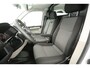 Volkswagen Transporter 2.0 TDI L2H1 | 150PK | Aut. | Airco | Cruise | 3 Zits | Trekhaak | Parkeersens. | Stoelverw.