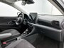 Toyota Yaris 1.5 Hybrid Dynamic Comfort Pack | BTW Voertuig | Stoel+stuurverwarming | Dodehoek detectie | Parkeersensoren voor+achter | Draadloze telefoonlader | Apple CarPlay/Android auto | Cruise Control Adaptive |