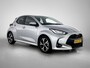 Toyota Yaris 1.5 Hybrid Dynamic Comfort Pack | BTW Voertuig | Stoel+stuurverwarming | Dodehoek detectie | Parkeersensoren voor+achter | Draadloze telefoonlader | Apple CarPlay/Android auto | Cruise Control Adaptive |