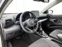 Toyota Yaris 1.5 Hybrid Dynamic Comfort Pack | BTW Voertuig | Stoel+stuurverwarming | Dodehoek detectie | Parkeersensoren voor+achter | Draadloze telefoonlader | Apple CarPlay/Android auto | Cruise Control Adaptive |