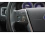 Volvo V70 T R-Edition - Verwarmbare voorstoelen - Cruise control - Regensensor - High Performance Audio - Bluetooth - Bi-xenon koplampen - Multifunctioneel stuurwiel - Parkeersensoren achter - Verstelbare voorstoelen – Roofrails - Lederen stuurwiel - Lederen bekleding