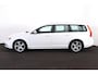 Volvo V70 T R-Edition - Verwarmbare voorstoelen - Cruise control - Regensensor - High Performance Audio - Bluetooth - Bi-xenon koplampen - Multifunctioneel stuurwiel - Parkeersensoren achter - Verstelbare voorstoelen – Roofrails - Lederen stuurwiel - Lederen bekleding