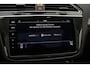 Volkswagen Tiguan Highline Business R 1.5 TSI 150pk DSG Automaat Panoramadak, Adaptive cruise control, Achteruitrijcamera, Verwarmde voorruit, Elektrische achterklep