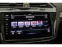 Volkswagen Tiguan Highline Business R 1.5 TSI 150pk DSG Automaat Panoramadak, Adaptive cruise control, Achteruitrijcamera, Verwarmde voorruit, Elektrische achterklep