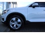 Volvo XC40 T2 Automaat Momentum | Org. NL auto | Lichtmetalen velgen |  Lage KM stand | Apple carplay/ Android auto |