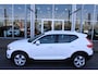 Volvo XC40 T2 Automaat Momentum | Org. NL auto | Lichtmetalen velgen |  Lage KM stand | Apple carplay/ Android auto |