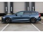 Volvo V60 T6 Plug-in hybrid AWD Ultra Dark | Panoramadak | Verwarmbare voorstoelen, achterbank en stuurwiel | Head-up display | 360 graden camera | Premium audio by Harman Kardon | Adaptieve cruise control |