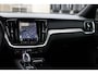 Volvo V60 T6 Plug-in hybrid AWD Ultra Dark | Panoramadak | Verwarmbare voorstoelen, achterbank en stuurwiel | Head-up display | 360 graden camera | Premium audio by Harman Kardon | Adaptieve cruise control |