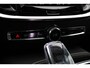 Volvo V60 T6 Plug-in hybrid AWD Ultra Dark | Panoramadak | Verwarmbare voorstoelen, achterbank en stuurwiel | Head-up display | 360 graden camera | Premium audio by Harman Kardon | Adaptieve cruise control |
