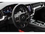 Volvo V60 T6 Plug-in hybrid AWD Ultra Dark | Panoramadak | Verwarmbare voorstoelen, achterbank en stuurwiel | Head-up display | 360 graden camera | Premium audio by Harman Kardon | Adaptieve cruise control |