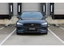 Volvo V60 T6 Plug-in hybrid AWD Ultra Dark | Panoramadak | Verwarmbare voorstoelen, achterbank en stuurwiel | Head-up display | 360 graden camera | Premium audio by Harman Kardon | Adaptieve cruise control |