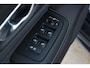 Volvo V60 T6 Plug-in hybrid AWD Ultra Dark | Panoramadak | Verwarmbare voorstoelen, achterbank en stuurwiel | Head-up display | 360 graden camera | Premium audio by Harman Kardon | Adaptieve cruise control |