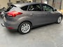 Ford Focus 1.0 Titanium Edition Voll optie ,stoelverw,Voorruitverw ,parkeerh,trekhaak .