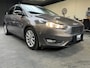 Ford Focus 1.0 Titanium Edition Voll optie ,stoelverw,Voorruitverw ,parkeerh,trekhaak .