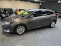 Ford Focus 1.0 Titanium Edition Voll optie ,stoelverw,Voorruitverw ,parkeerh,trekhaak .
