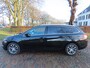 Peugeot 308 SW 1.2 PureTech Blue Lease Premium Massage stoelen Stoelverwarming Leer Panoramadak Carplay Parkassist Achteruitrijcamera Pdc Lm Velgen Trekhaak