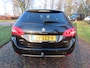 Peugeot 308 SW 1.2 PureTech Blue Lease Premium Massage stoelen Stoelverwarming Leer Panoramadak Carplay Parkassist Achteruitrijcamera Pdc Lm Velgen Trekhaak