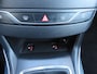 Peugeot 308 SW 1.2 PureTech Blue Lease Premium Massage stoelen Stoelverwarming Leer Panoramadak Carplay Parkassist Achteruitrijcamera Pdc Lm Velgen Trekhaak