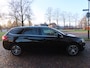 Peugeot 308 SW 1.2 PureTech Blue Lease Premium Massage stoelen Stoelverwarming Leer Panoramadak Carplay Parkassist Achteruitrijcamera Pdc Lm Velgen Trekhaak