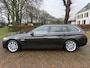 BMW 5-Serie Touring 520d High Executive Leer Keyless Led BI Xenon Stoelverwarming Pdc Navigatie Bleutooth Cruisecontrol Climatecontrol Lm Velgen