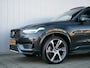 Volvo XC90 2.0 T8 Recharge AWD R-Design 7p Long Range 455 Pk Automaat Navi / DAB / Leer / Pano-dak / Luchtvering / Apple Carplay / HUD / 7 persoons