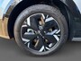 Kia Niro EV ExecutiveLine 64.8 kWh | Elektrisch verstelbare stoelen incl. geheugenfunctie | Harman/Kardon premium geluidsinstallatie | Stoelventilatie | Glazen schuif-/kanteldak | Stoel- en stuurverwarming | Elektrisch bedienbare achterklep | Parkeersensoren voor- en achter | Achteruitrijcamera | Head up display