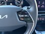 Kia Niro EV ExecutiveLine 64.8 kWh | Elektrisch verstelbare stoelen incl. geheugenfunctie | Harman/Kardon premium geluidsinstallatie | Stoelventilatie | Glazen schuif-/kanteldak | Stoel- en stuurverwarming | Elektrisch bedienbare achterklep | Parkeersensoren voor- en achter | Achteruitrijcamera | Head up display