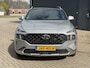 Hyundai Santa Fe 1.6 T-GDI PHEV Plug-in Premium Plus Sky Automaat / Apple Carplay Android Auto / HUD / Trekgewicht 1350 kg / Glazen schuif- en kanteldak / Elektrische achterklep / Rondomzicht camera / Adaptief CC /