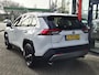 Toyota RAV4 2.5 Hybrid AWD | 1.650 KG Trekgewicht! | Afn. Trekhaak | Climate Control | Cruise Control | Parkeersensoren + Camera | Licht metalen velgen