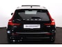 Volvo V60 T6 Recharge AWD Ultra Dark - Panorama/schuifdak - IntelliSafe Assist & Surround - Harman/Kardon audio - Adaptieve LED koplampen - Parkeercamera achter - Verwarmde voorstoelen, stuur & achterbank - Parkeersensoren voor & achter - Elektr. bedienb. voorstoelen met geheugen - Head up display - Extra getint glas - 18' LMV