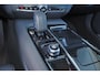 Volvo V60 T6 Recharge AWD Ultra Dark - Panorama/schuifdak - IntelliSafe Assist & Surround - Harman/Kardon audio - Adaptieve LED koplampen - Parkeercamera achter - Verwarmde voorstoelen, stuur & achterbank - Parkeersensoren voor & achter - Elektr. bedienb. voorstoelen met geheugen - Head up display - Extra getint glas - 18' LMV