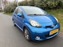 Toyota Aygo 1.0-12V Dynamic Navigator de auto is goed onderhouden en beschikt over airco.
