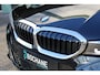 BMW 3-Serie 320i High Executive Edition | M Sport Pakket | Adaptieve Cruise | Stoel en Stuurverwarming | PDC voor en achter | Harman Kardon